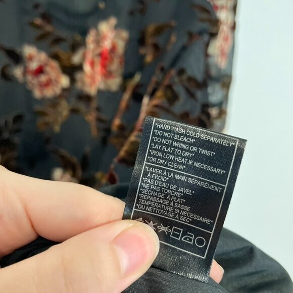 CUPCAKES AND CASHMERE ANTHROPOLOGIE Valda Velvet Burnout Dress Black Bell Sleeve - Picture 11 of 14